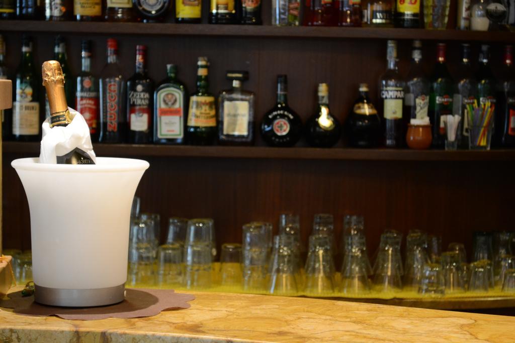 迪普拉塔尼酒店 里米尼 外观 照片
