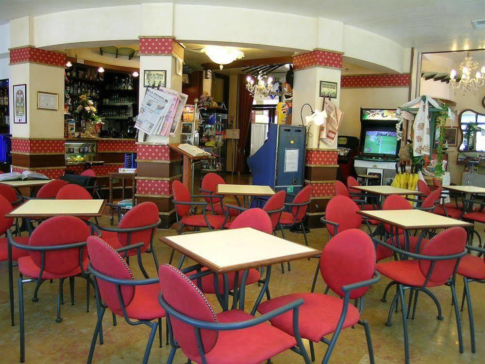 迪普拉塔尼酒店 里米尼 外观 照片